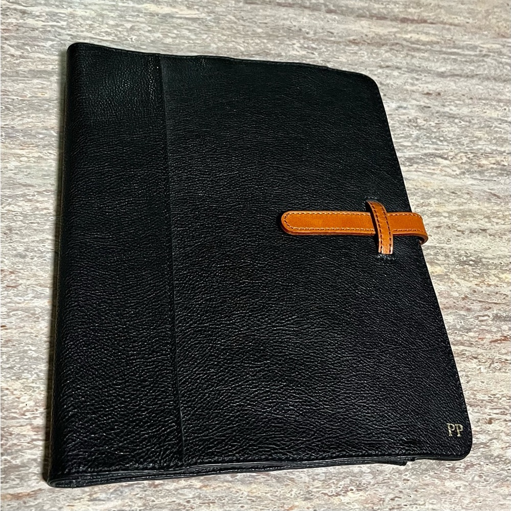 Mark & Graham pebble grain leather sleeve with many compartments